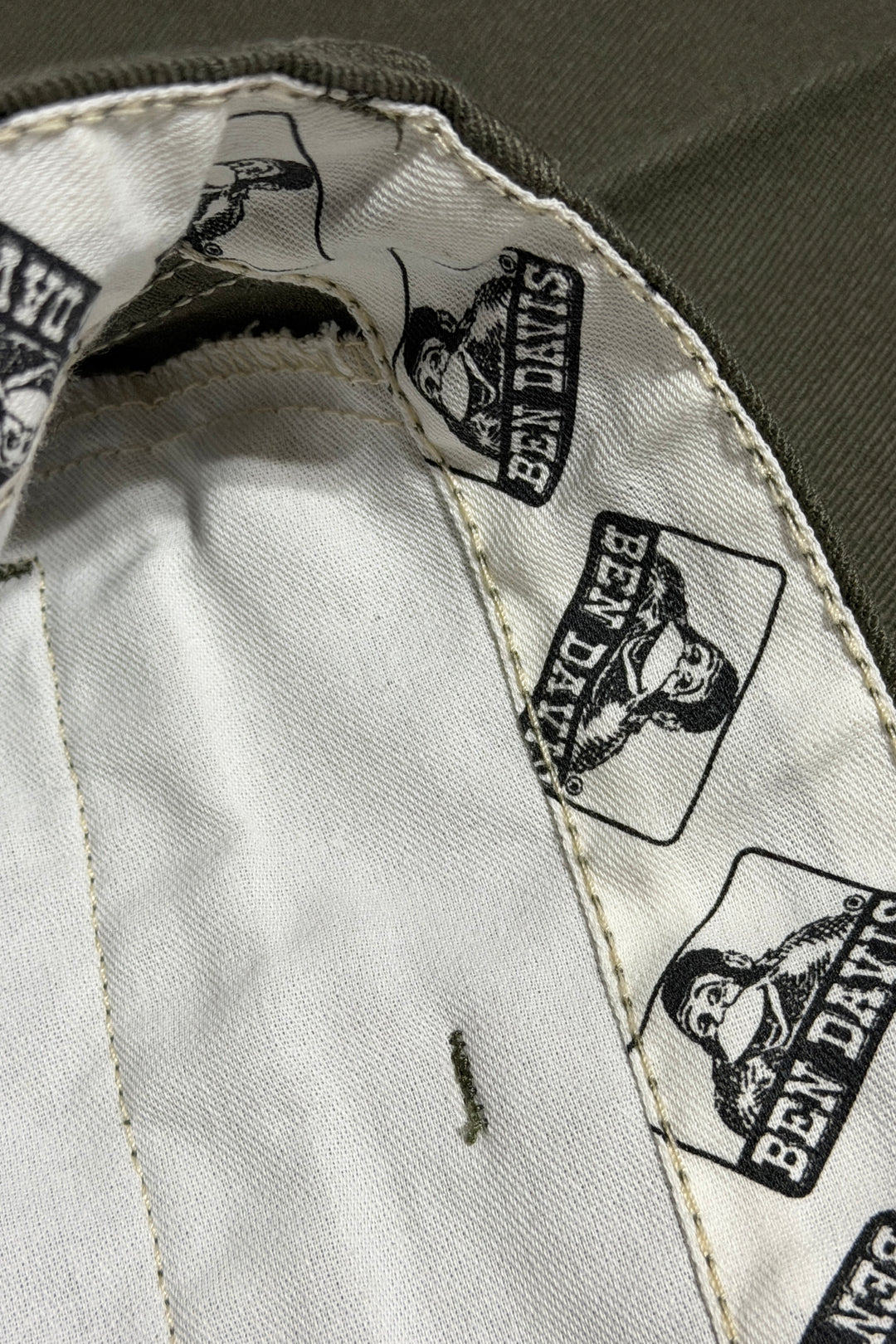 1990’S BEN DAVIS MADE IN USA GREEN TWILL WIDE LEG FROG POCKET WORKWEAR CHINO PANTS 32 X 32