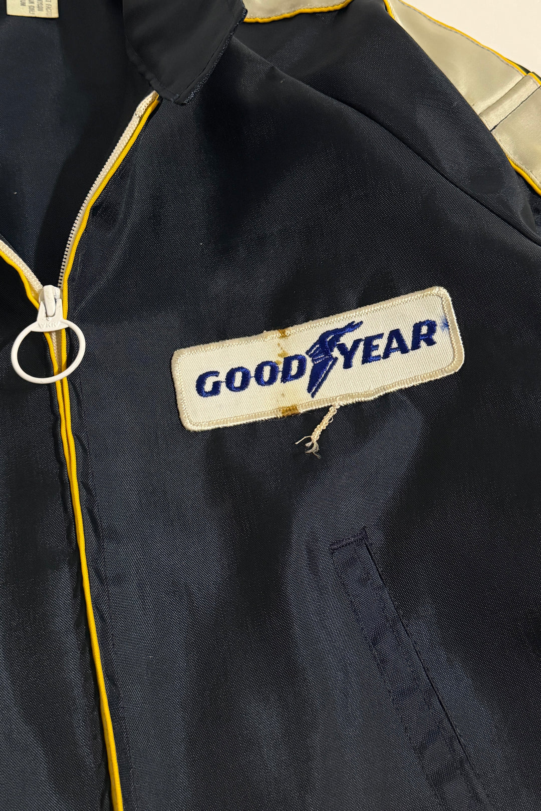 1970’S THE JACKET FACTORY MADE IN USA CROPPED CONTRAST STRIPED SATIN NAVY “GOODYEAR TIRES” RACING JACKET LARGE