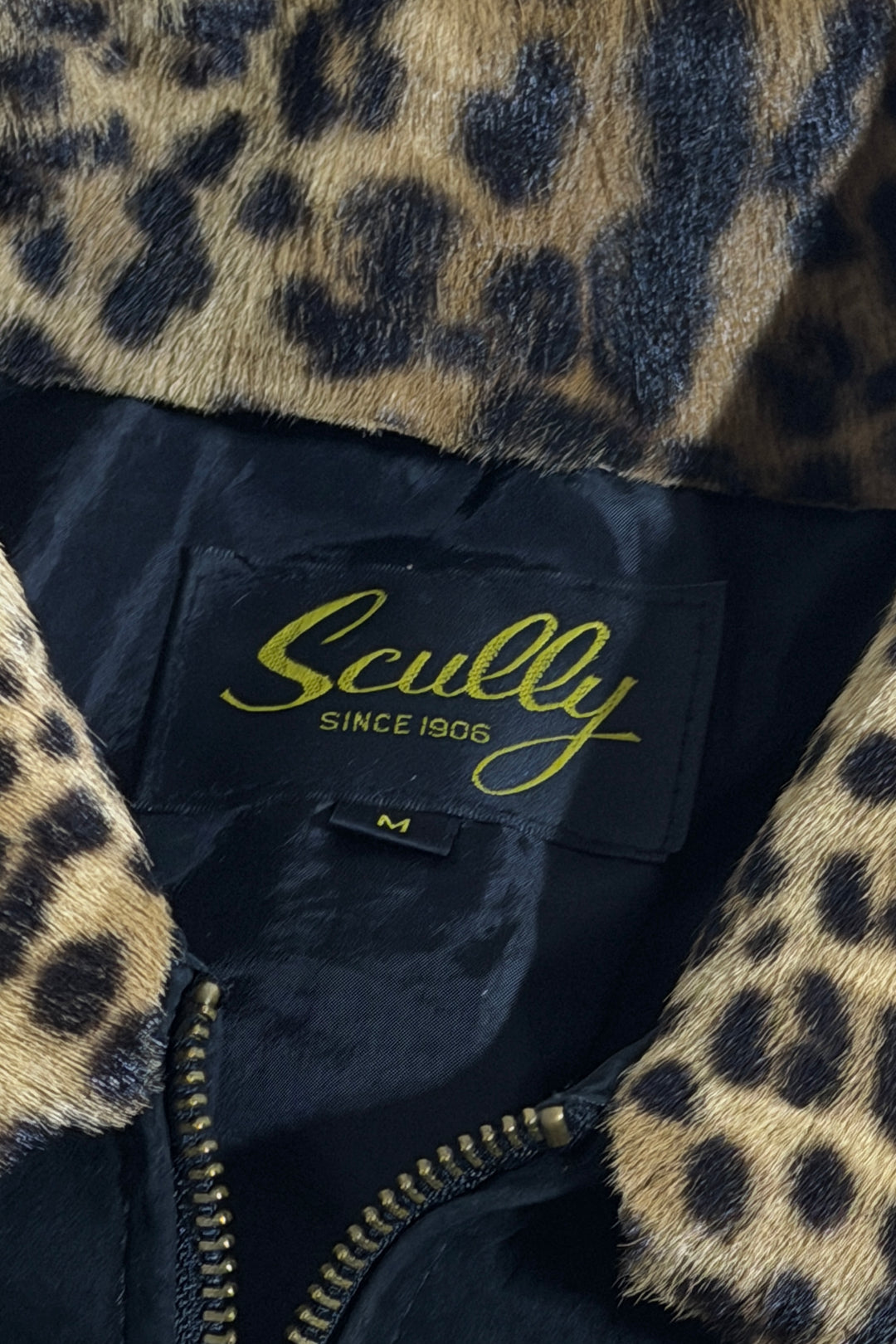 1980’S SCULLY MADE IN USA CROPPED REMOVABLE LEOPARD PRINT PONY COLLAR BRUSHED BLACK SUEDE LEATHER FRINGED WESTERN JACKET LARGE