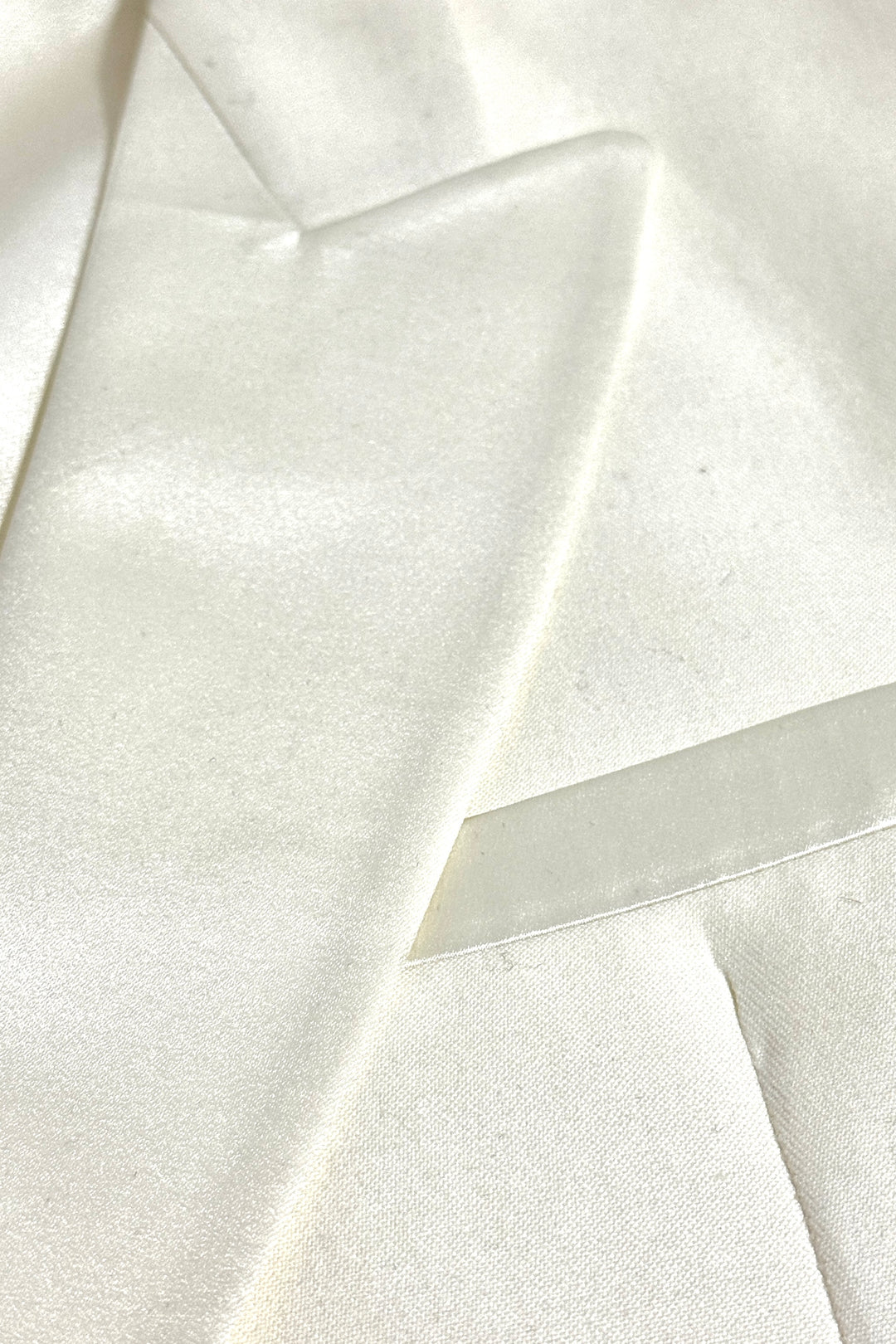 1970’S DEADSTOCK MONTE CRISTO “COPA” IVORY FLARED LEG TUXEDO SUIT 42R