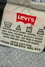 Load image into Gallery viewer, 1990’S LEVI’S 501 STRAIGHT LEG FADED LIGHT WASH DENIM JEANS 28 X 32
