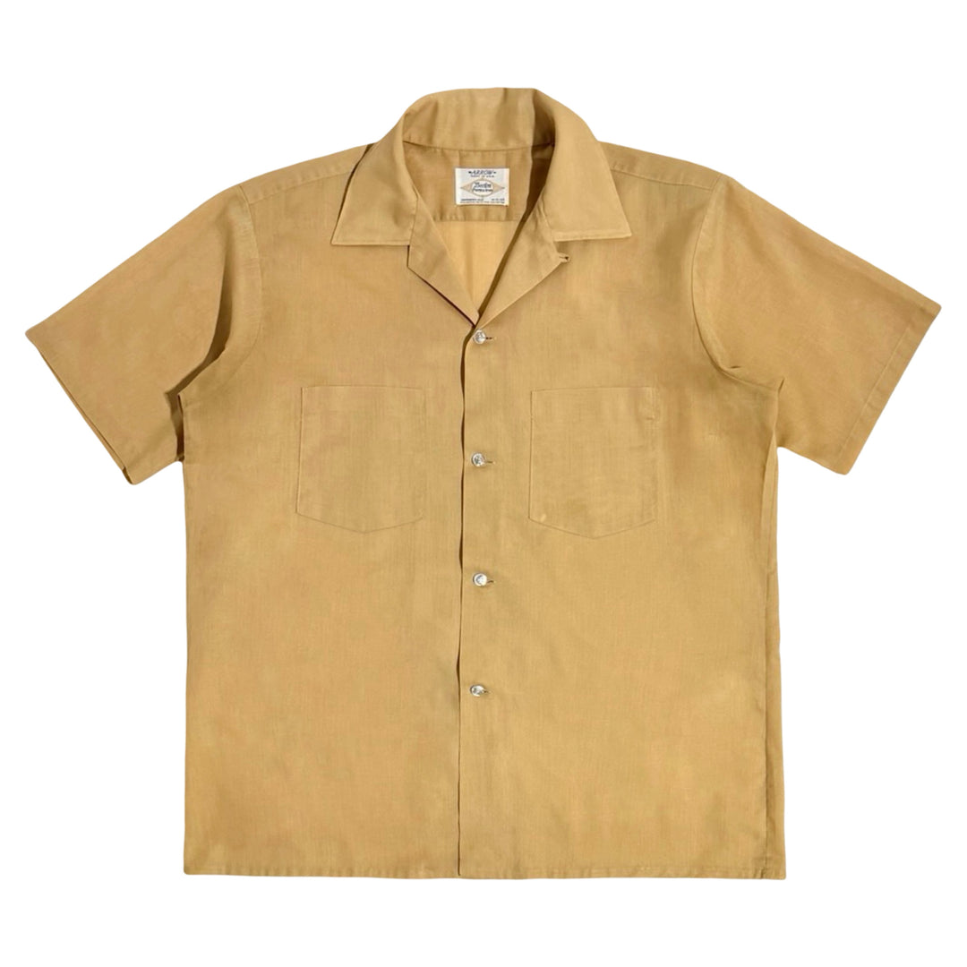 1960’S ARROW MADE IN USA CROPPED SELVEDGE DESERT TAN LOOP COLLAR S/S B.D. SHIRT LARGE