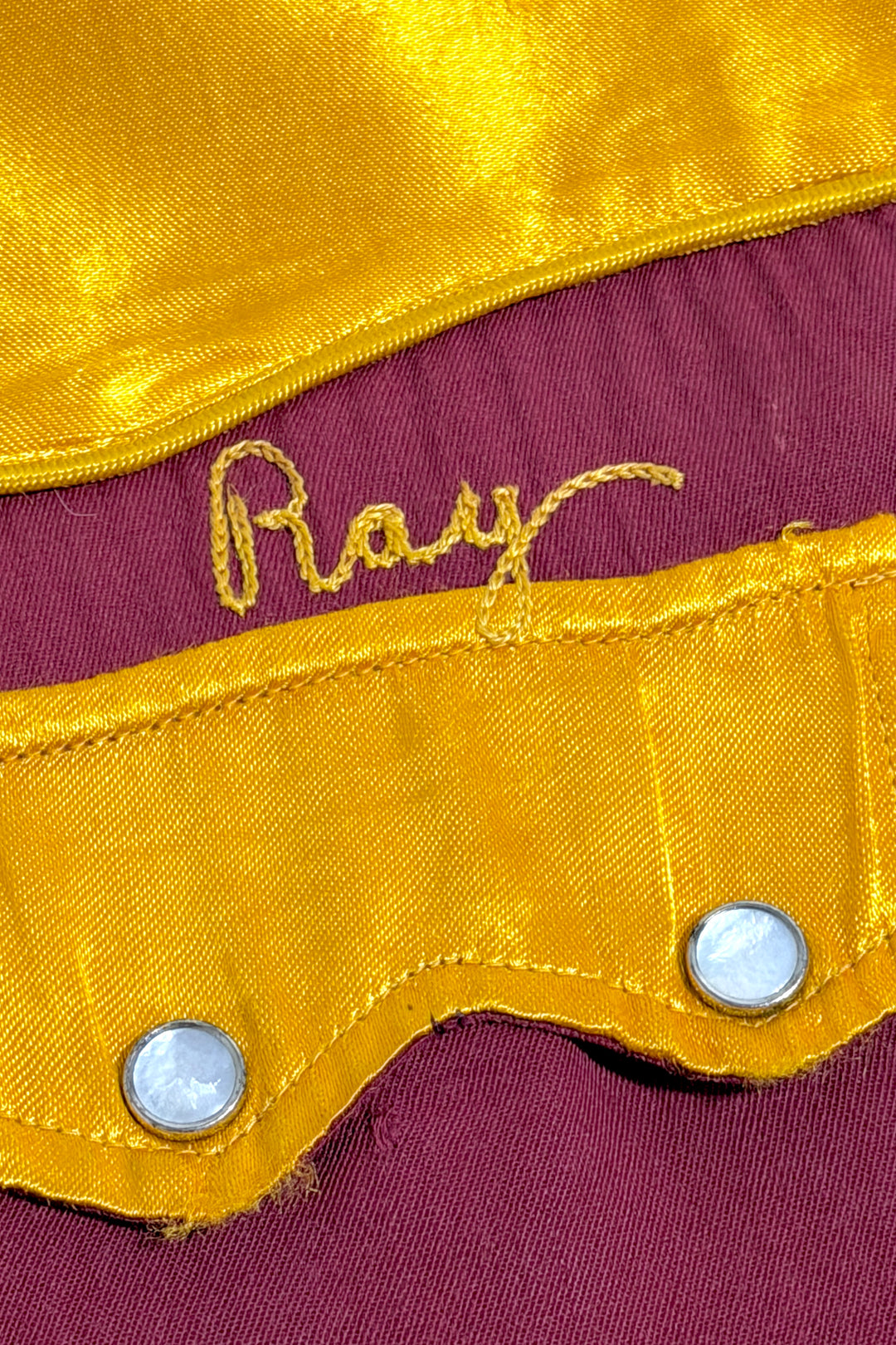 1950’S CLEMBO MADE IN USA “RUM RIVER SADDLE CLUB” CHAINSTITCHED SATIN CONTRAST YOKE GABARDINE WESTERN MOTHER OF PEARL SNAP L/S B.D. SHIRT X-LARGE