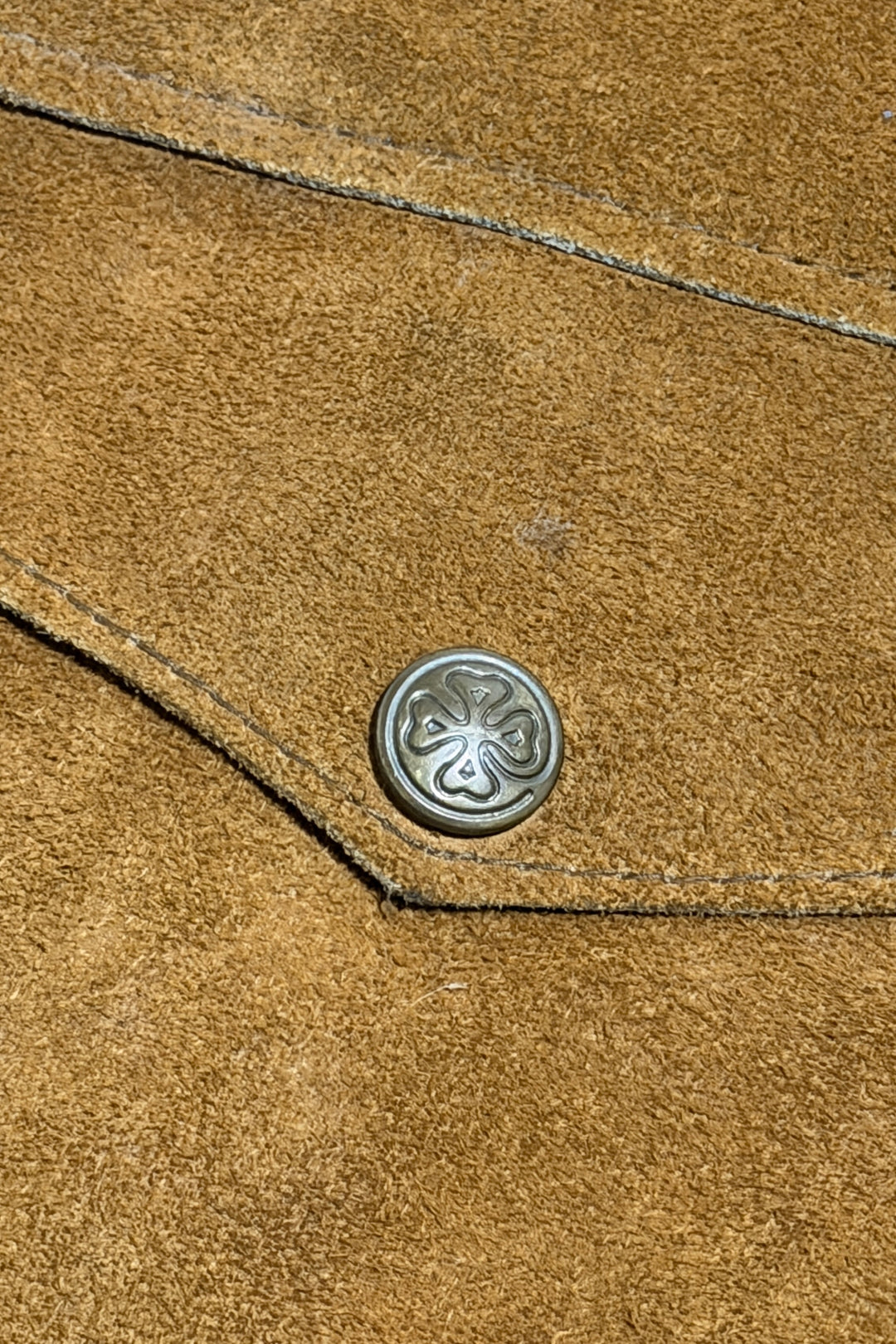 1950’S TREGO’S WESTWEAR MADE IN USA CROPPED BLACK LAMB COLLAR COGNAC SUEDE WESTERN TRUCKER JACKET LARGE
