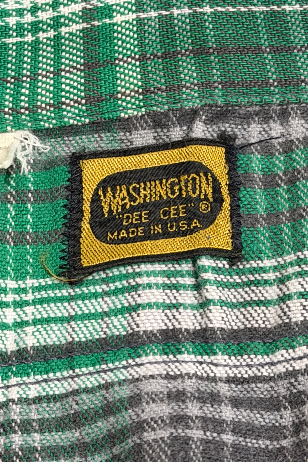1960’S WASHINGTON DEECEE MADE IN USA 100% COTTON GREEN / GRAY PLAID FLANNEL L/S B.D. SHIRT X-LARGE