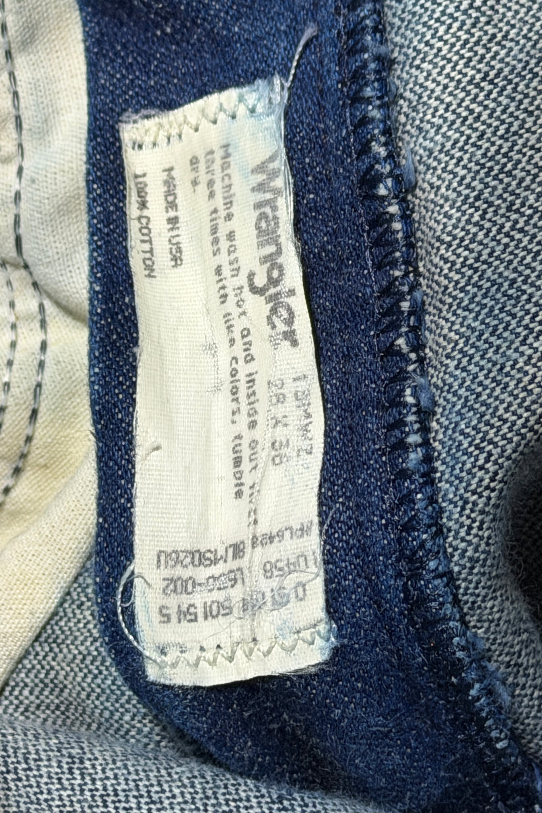1970’S WRANGLER 13MWZ MADE IN USA “COWBOY CUT” DARK WASH WESTERN DENIM JEANS 28 X 36