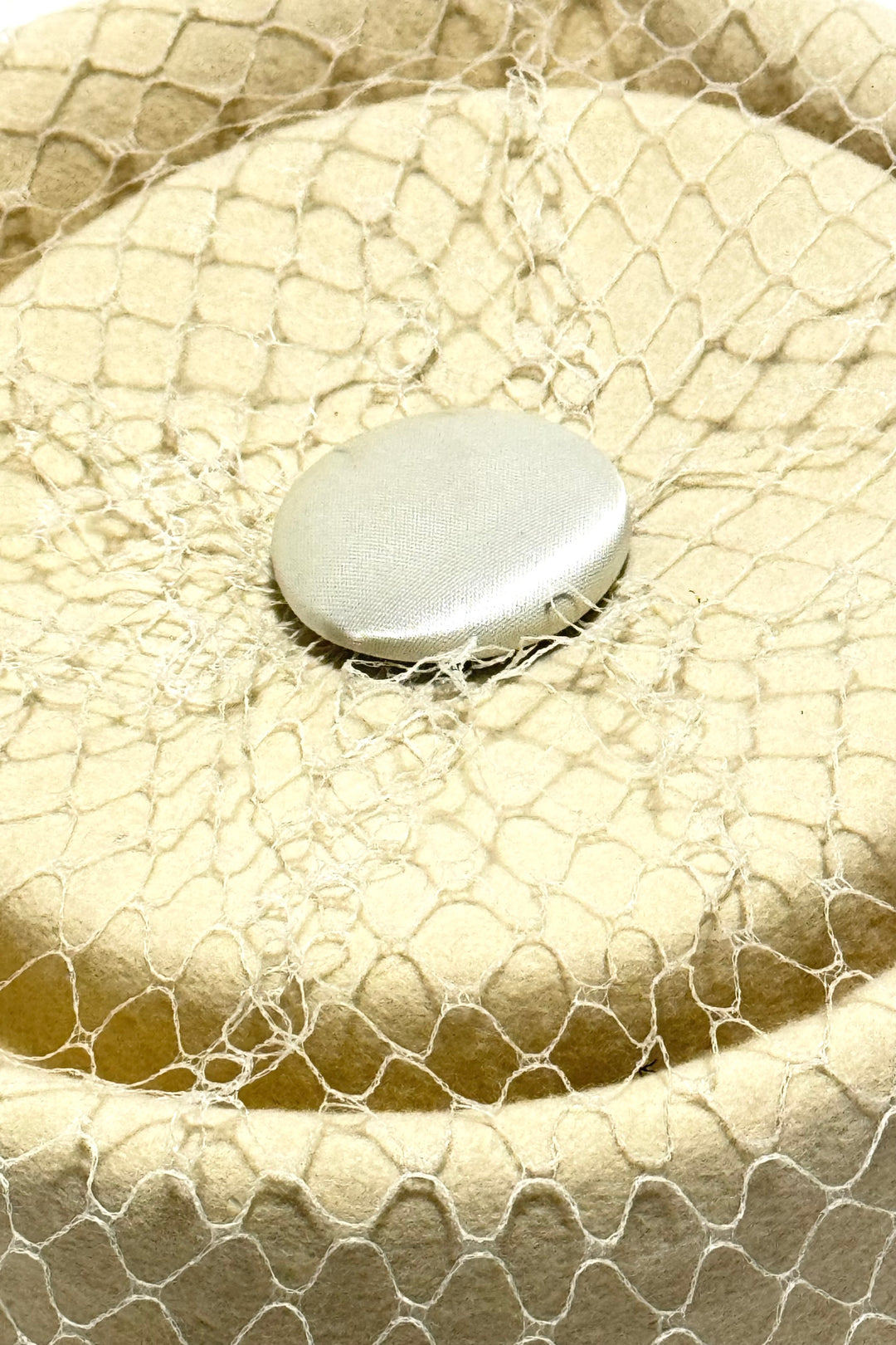 1950’S NEUMANN-ENDLER IVORY CREAM WOOL VEILED PILLBOX HAT