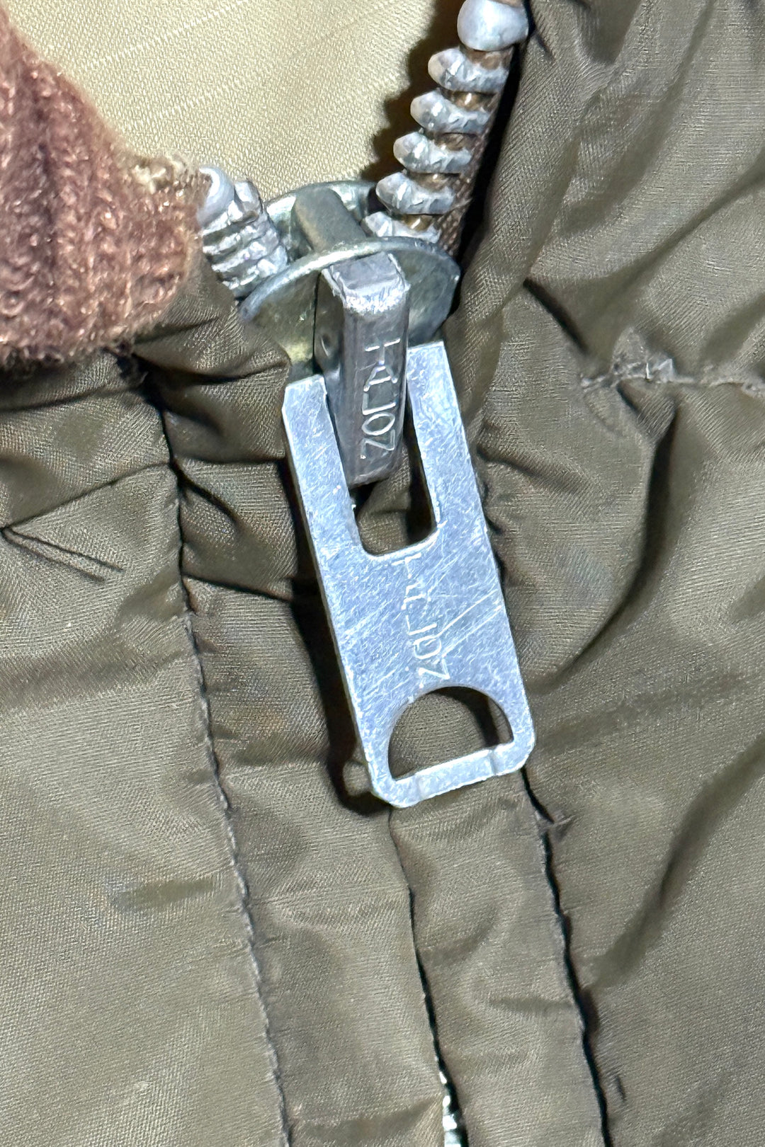 1970’S TEMPCO MADE IN USA CROPPED QUILTED GOOSE DOWN BOMBER JACKET MEDIUM