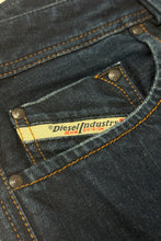 Load image into Gallery viewer, 2000’S DIESEL MADE IN ITALY Y2K BOOTCUT DARK WASH DENIM JEANS 32 X 30
