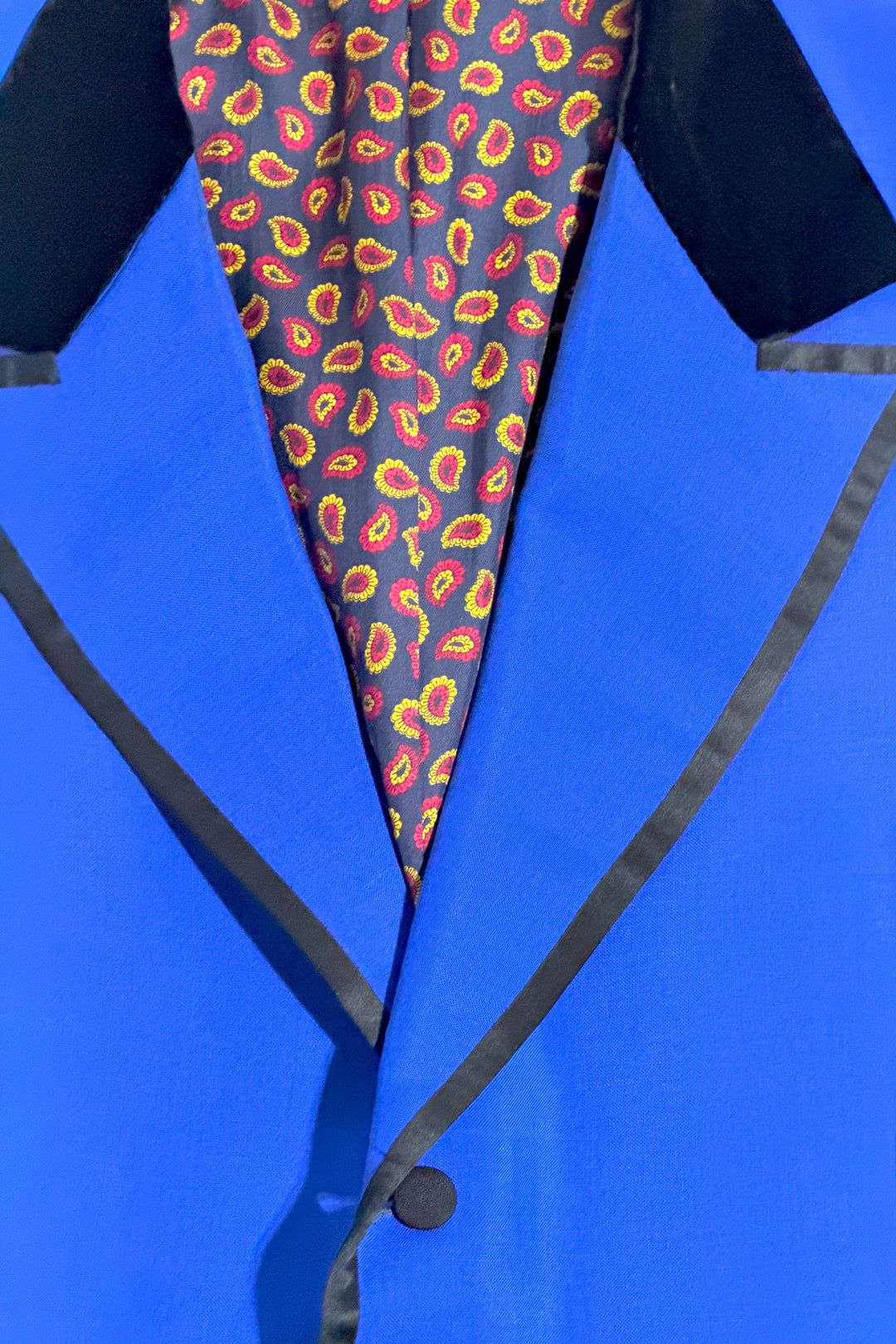 1960’S BLUE VELVET CUSTOM MADE IN THE USA TUXEDO DINNER JACKET 44