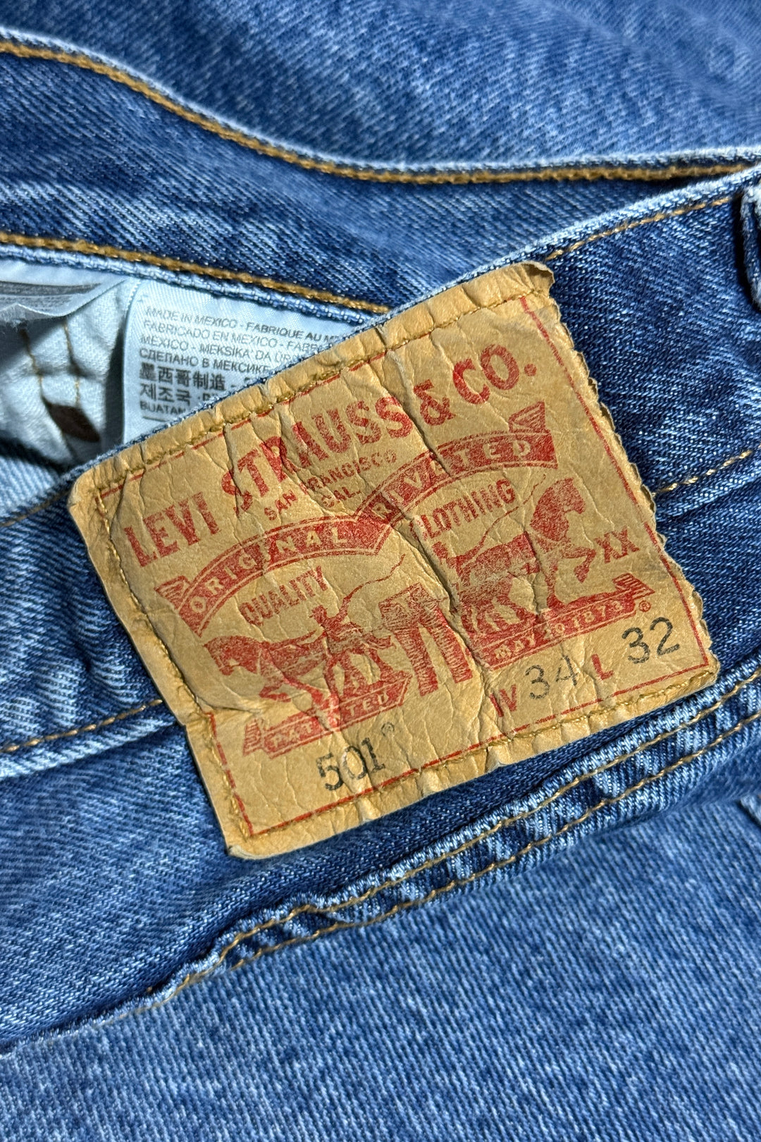 2000’S LEVI’S 501 LIGHT WASH DENIM JEANS 34 X 32