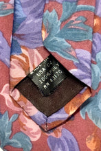 Cargar imagen en el visor de la galería, 1990’S PASTEL MADE IN USA FLORAL HANDMADE TIE
