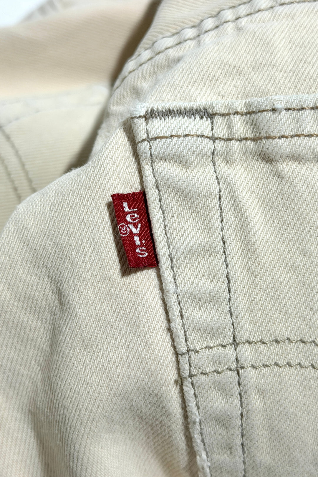 1990’S LEVI’S 501 MADE IN USA OFF WHITE STRAIGHT LEG DENIM JEANS 32 X 30