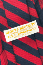 Cargar imagen en el visor de la galería, 1990’S BROOKS BROTHERS BOYS DEPT MADE IN USA 100% ITALIAN SILK STRIPED HANDMADE TIE
