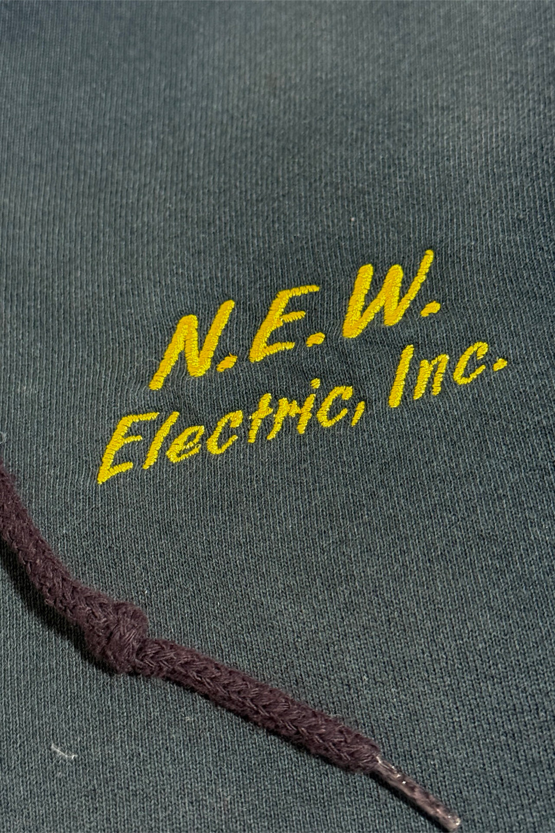 1990’S ELECTRICIAN MADE IN USA FADED & THRASHED CROPPED BLACK FLEECE HOODIE SWEATER X-LARGE
