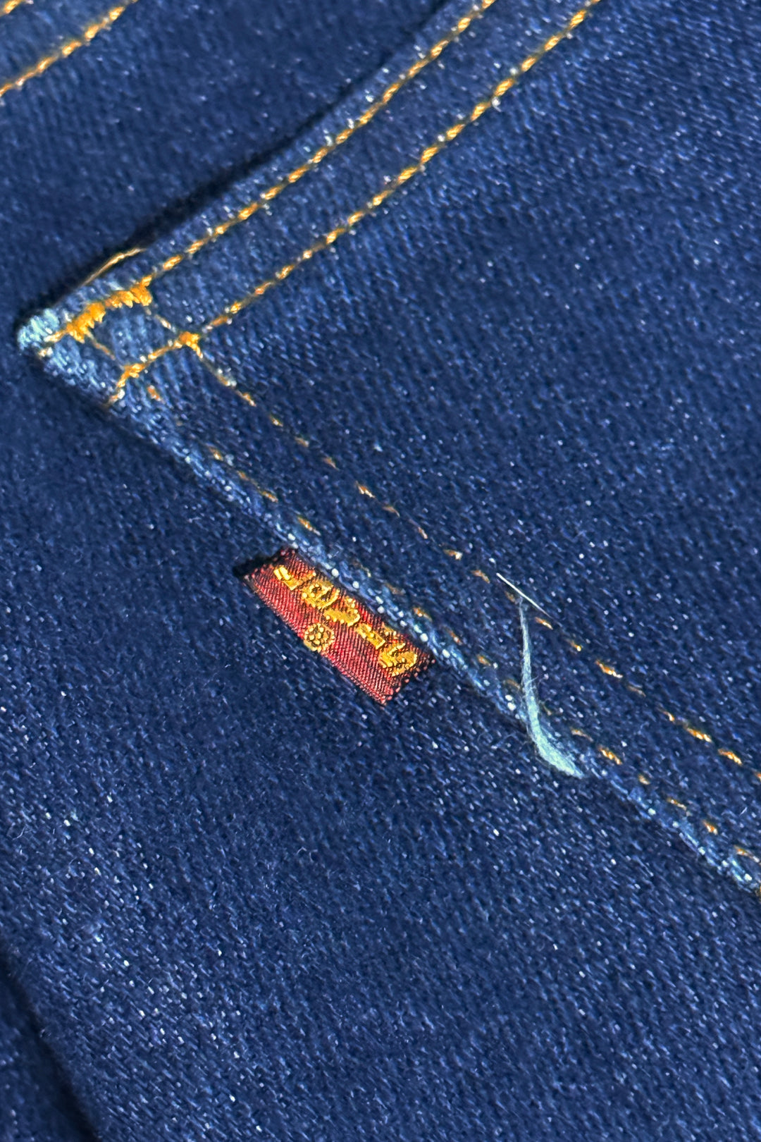 1980’S LEVI’S MAROON TAG MADE IN USA 517 BOOTCUT DARK WASH DENIM JEANS 36 X 30