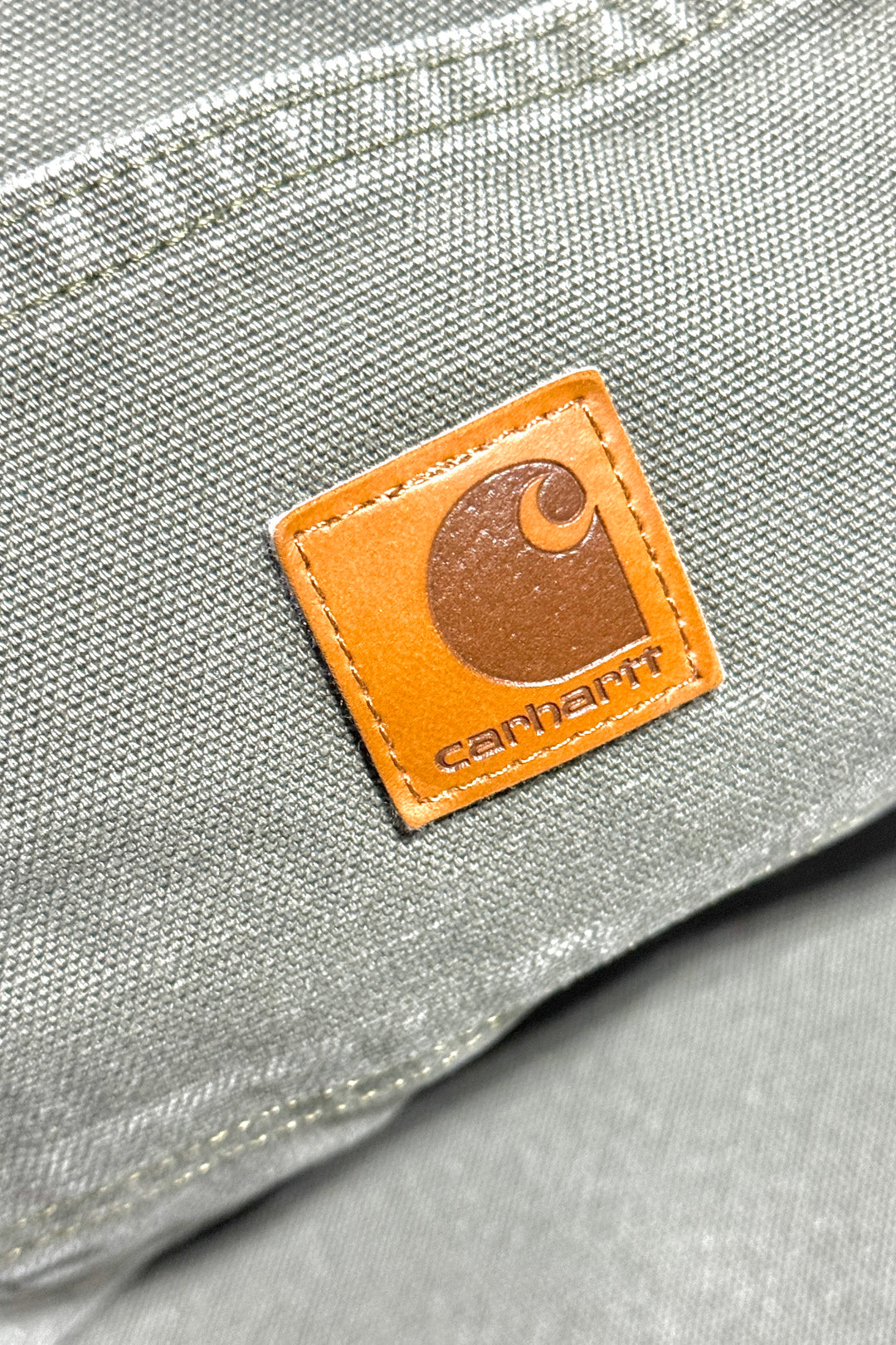 1990’S CARHARTT DUCK CANVAS CARPENTER WORKWEAR PANTS 32 X 32