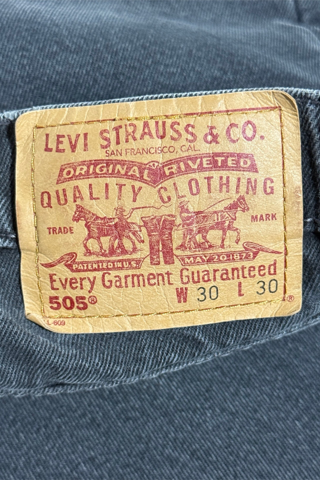 1990’S LEVI’S 505 MADE IN USA FADED BLACK DENIM JEANS 28 X 30
