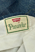 Cargar imagen en el visor de la galería, 1970’S LEVI’S PANTELA MADE IN USA FLARED LEG DRESS PANTS 34 X 28
