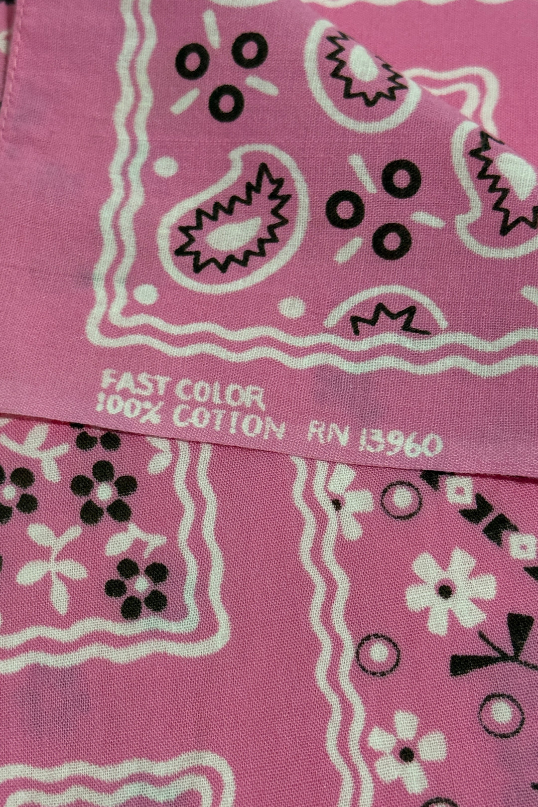 1960’S PARIS MADE IN USA SELVEDGE FAST COLOR PAISLEY PRINT PINK PONY CLUB BANDANA