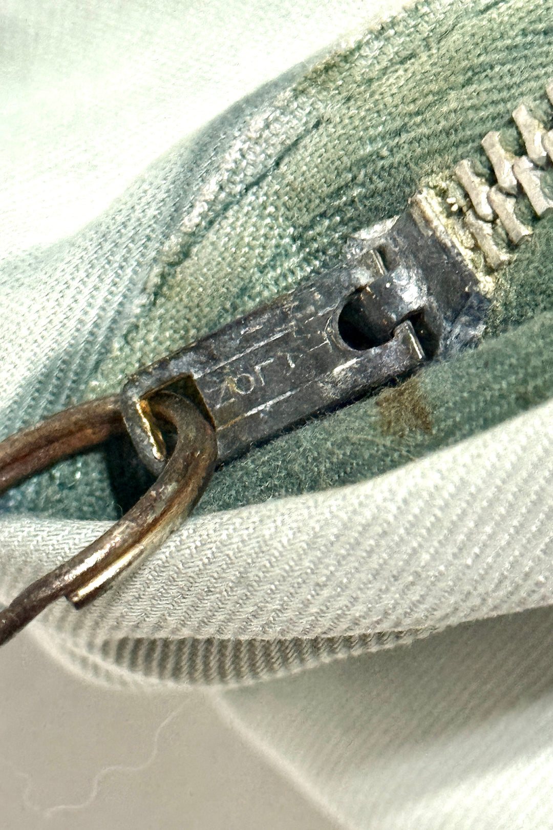 1970’S RED HAWK MADE IN USA THRASHED & SUN FADED TWILL WORKWEAR COVERALLS 40R