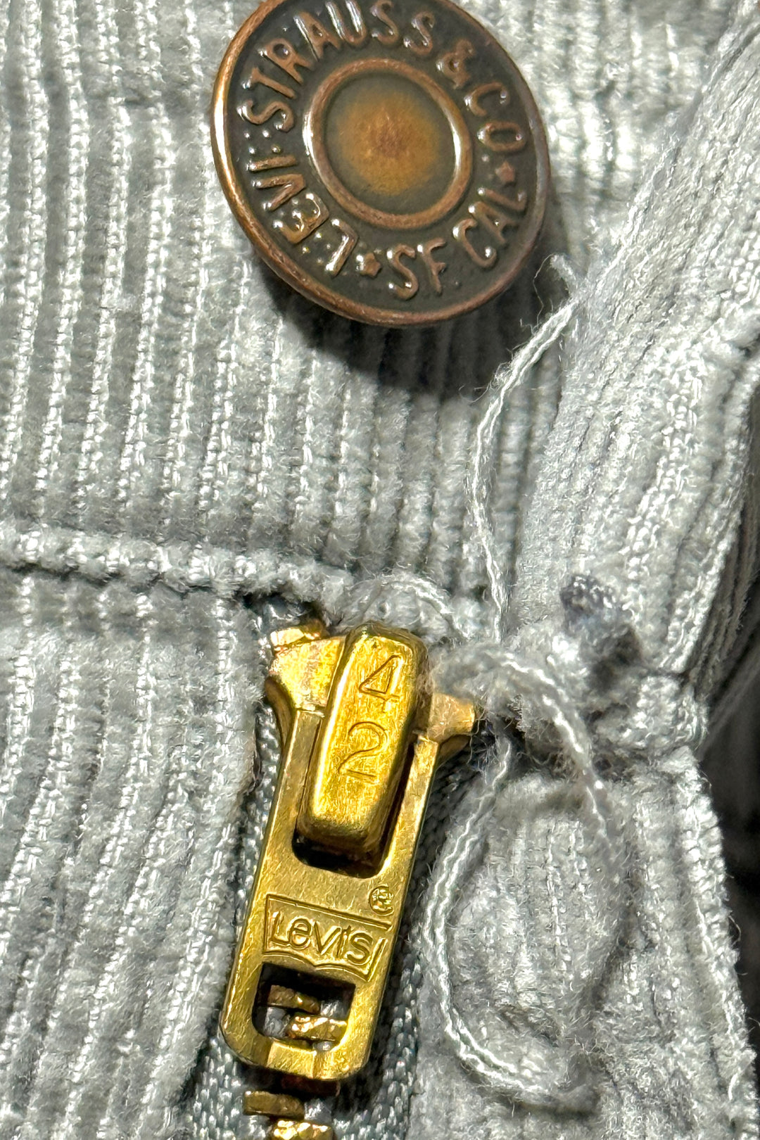 1980’S LEVI’S 505 MADE IN USA FADED CORDUROY STRAIGHT LEG PANTS 34 X 30