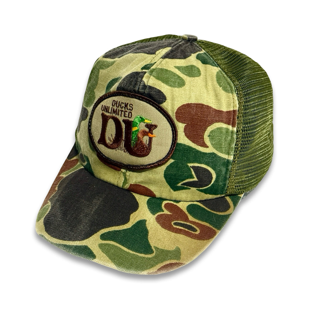 1980’S DUCKS UNLIMITED FADED & THRASHED HUNTING CAMO MESH TRUCKER HAT