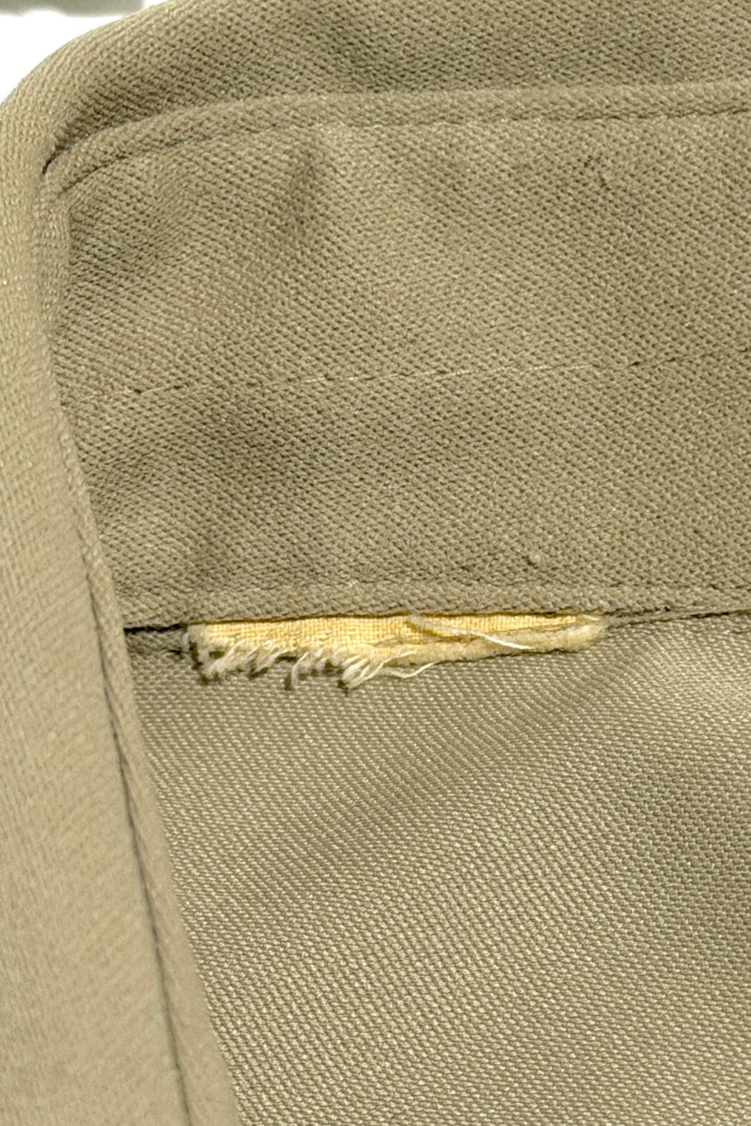 1950’S DEE CEE MADE IN USA KHAKI TAN PEARL SNAP WESTERN L/S B.D. SHIRT MEDIUM
