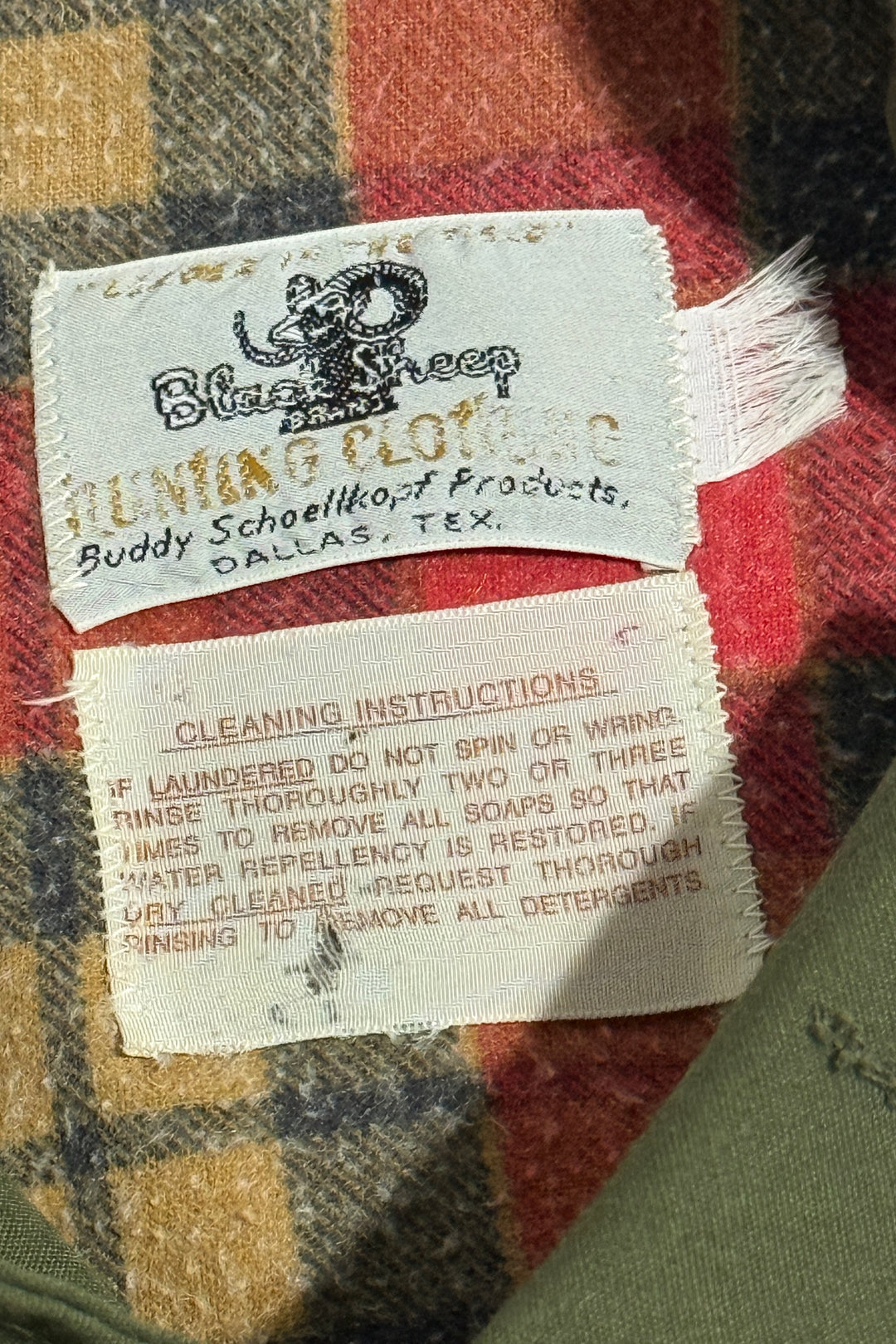 1960’S BLACK SHEEP MADE IN USA CROPPED OLIVE CORDUROY PATCHED HUNTING JACKET LARGE