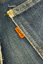 Cargar imagen en el visor de la galería, 1960’S LEVI’S BIG E MADE IN USA ORANGE TAB SELVEDGE RAW HEM BELL BOTTOM PANTS 28 X 32
