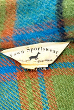 Cargar imagen en el visor de la galería, 1940’S FAWN SPORTSWEAR MADE IN USA CROPPED WOOL PLAID PULL OVER SHIRT LARGE
