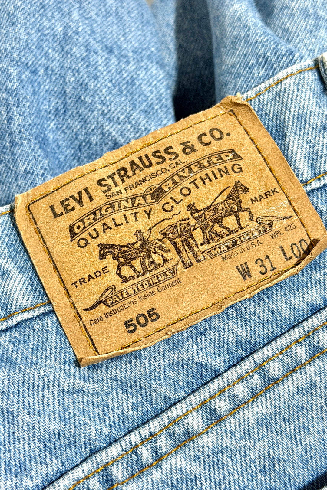 1980’S LEVI’S 505 ORANGE TAB MADE IN USA LIGHT WASH 8.5” DENIM SHORTS 30