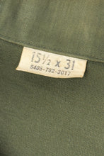 Cargar imagen en el visor de la galería, 1970’S US ARMY OG107 MADE IN USA SELVEDGE L/S B.D. SHIRT LARGE
