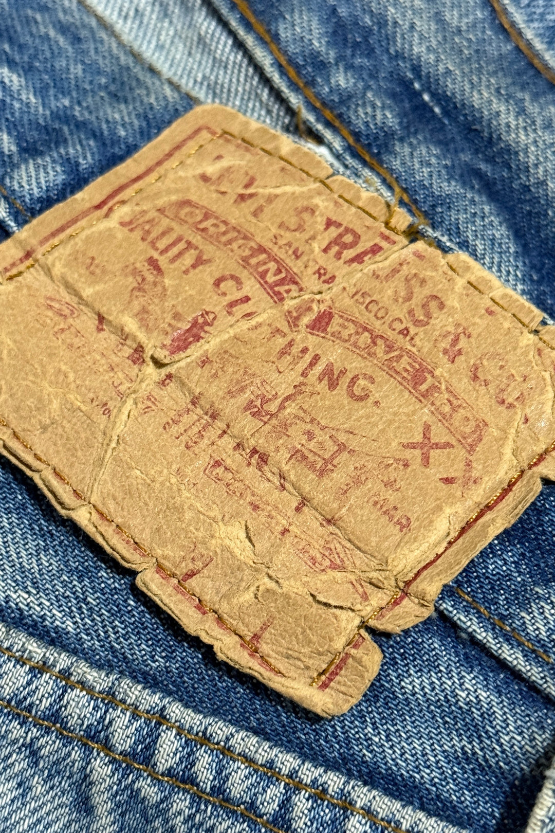 1980’S LEVI’S 501 MADE IN USA SELVEDGE ALTERED & REPAIRED LIGHT WASH DENIM JEANS 34 X 30