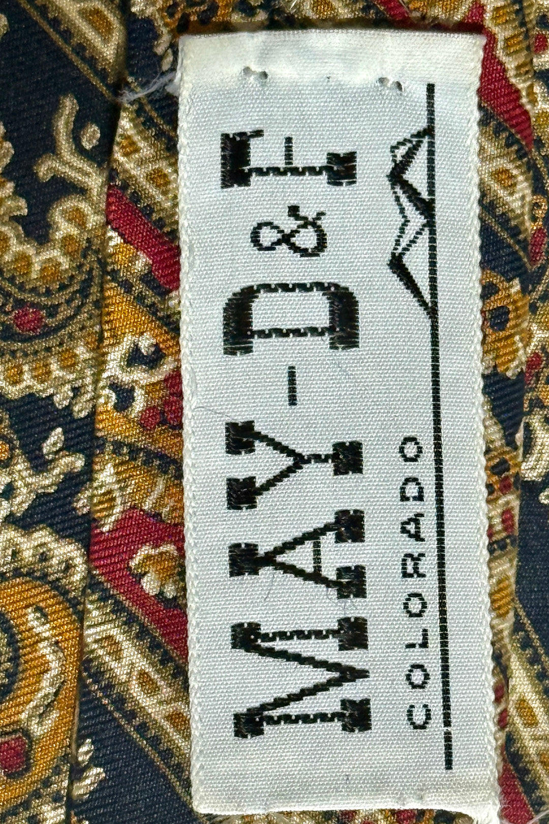 1960’S MAY D&F COLORADO KELLY MADE IN USA ITALIAN SILK PAISLEY NECKTIE