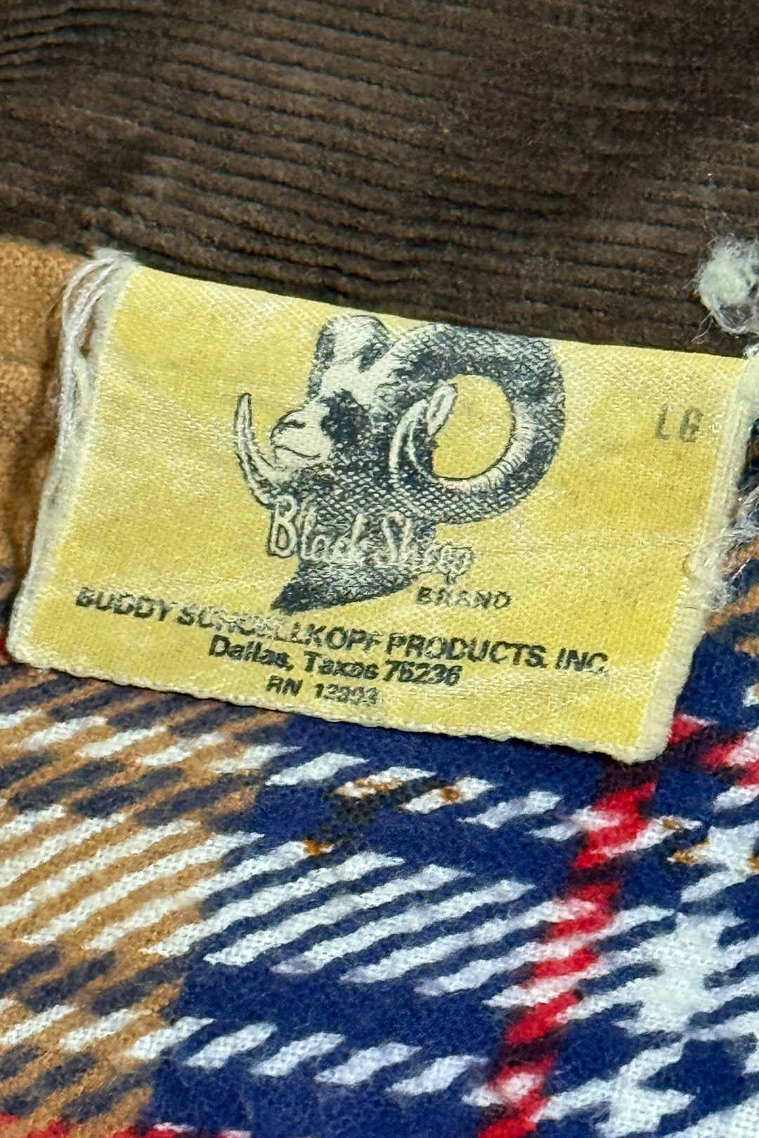 1970’S BLACK SHEEP DALLAS MADE IN USA CROPPED CORDUROY COLLAR DUCK CAMO HUNTING JACKET LARGE