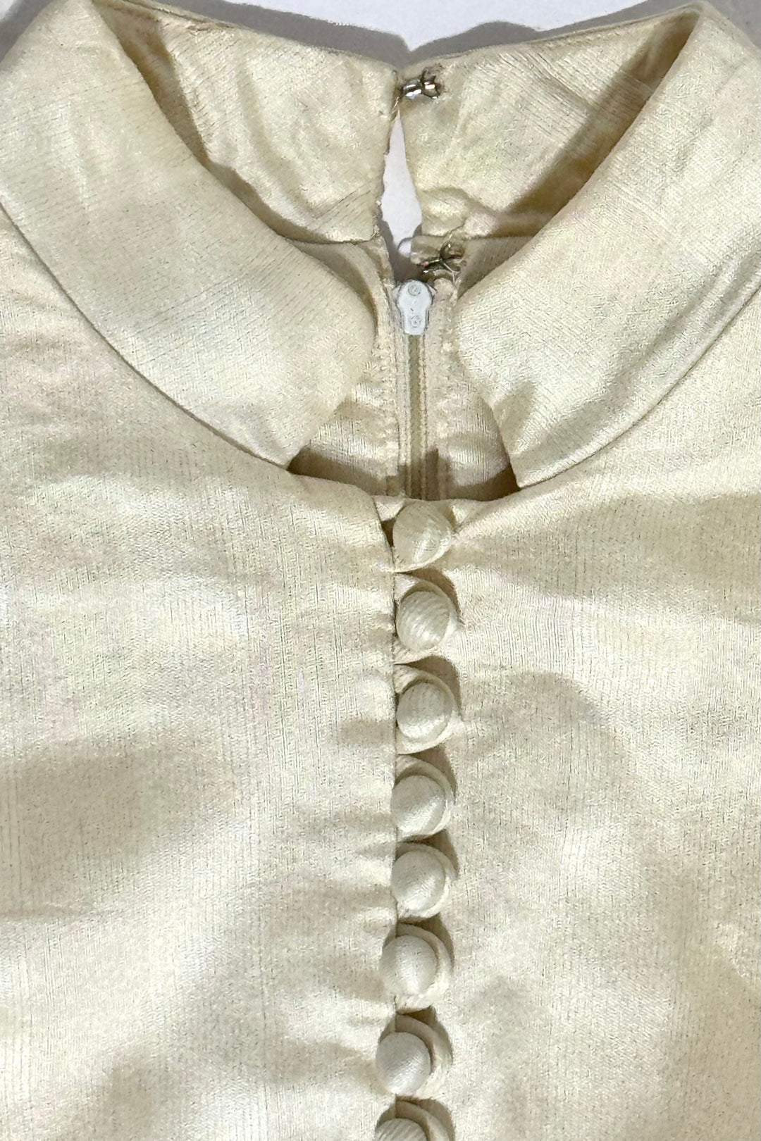 1960’S JOANNA NELSON FOR ROBINSON’S CALIFORNIA MADE IN USA IVORY SILK BLEND MANDARIN COLLAR DRESS WOMEN’S SMALL/MEDIUM