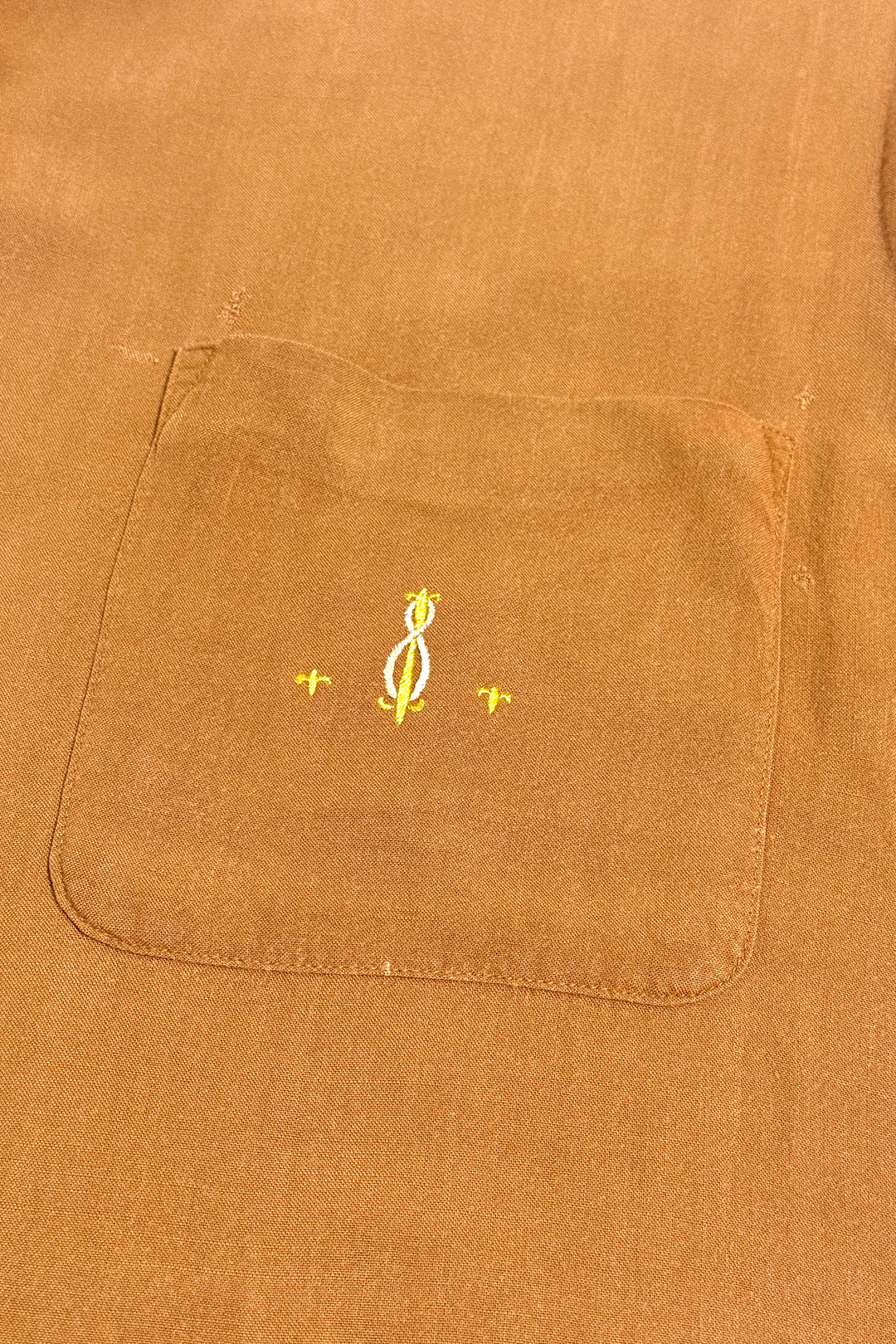 1950’S DONEGAL MADE IN USA SUN FADED CROPPED DRAPEY SELVEDGE RAYON EMBROIDERED LOOP COLLAR S/S B.D. SHIRT MEDIUM