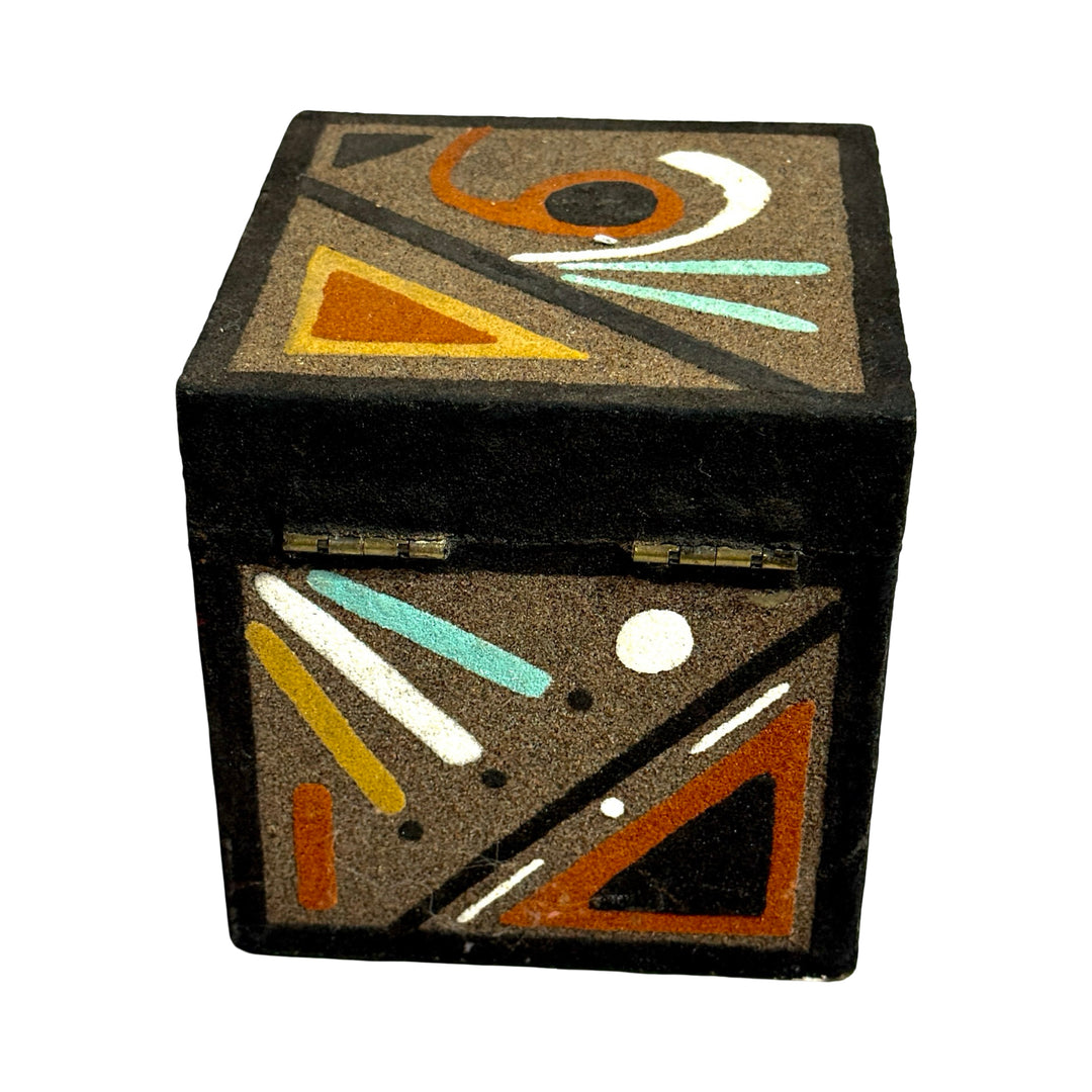 NAVAJO SHIPROCK HAND PAINTED SAND ART LATCHED BOX