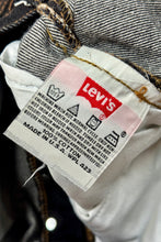 Cargar imagen en el visor de la galería, 1990&#39;S LEVI’S 501XX MADE IN USA BLACK DENIM JEANS 30 X 30
