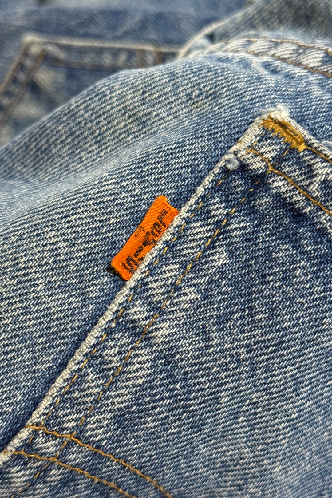 1970’S LEVI’S 646 ORANGE TAB MADE IN USA BELL BOTTOM LIGHT WASH DENIM JEANS 34 X 30