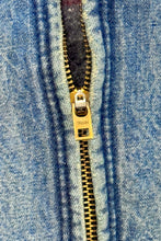 Load image into Gallery viewer, 1960’S BIG BEN MADE IN USA CROPPED FADED DENIM TRUCKER JACKET LARGE
