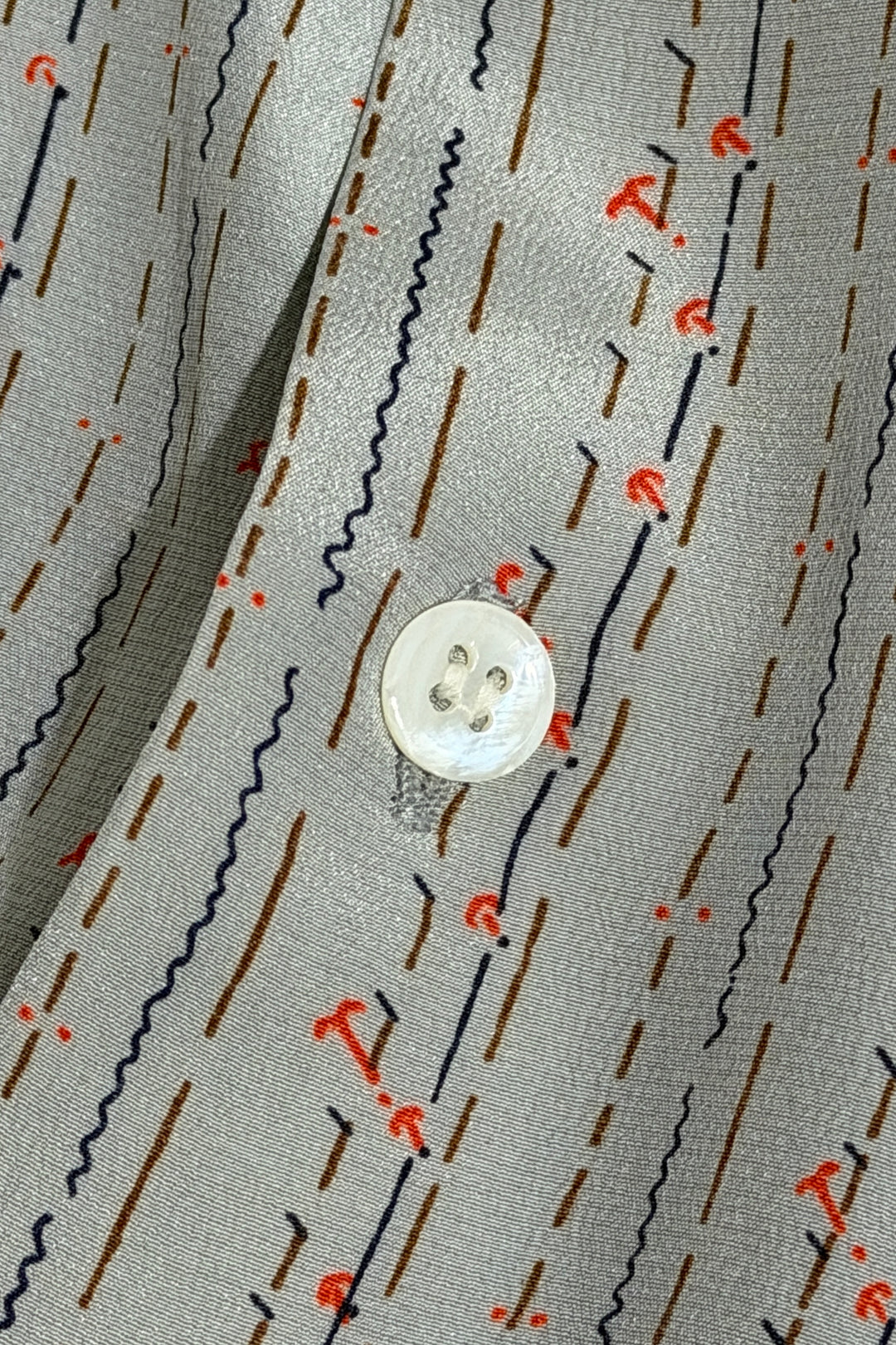1960’S DOUBLE RED HORSE PRINTED GRAY STRIPE 100% SILK DRAPEY L/S B.D. SHIRT MEDIUM