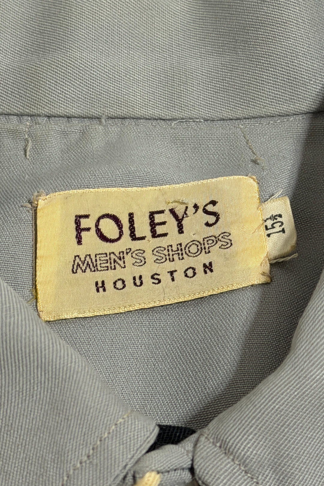 1950’S FOLEY’S MEN’S SHOPS HOUSTON MADE IN USA CHAINSTITCHED FLORAL TWO TONE GRAY & BLACK SMILE POCKET SELVEDGE GABARDINE WESTERN PEARL SNAP L/S B.D. SHIRT X-LARGE