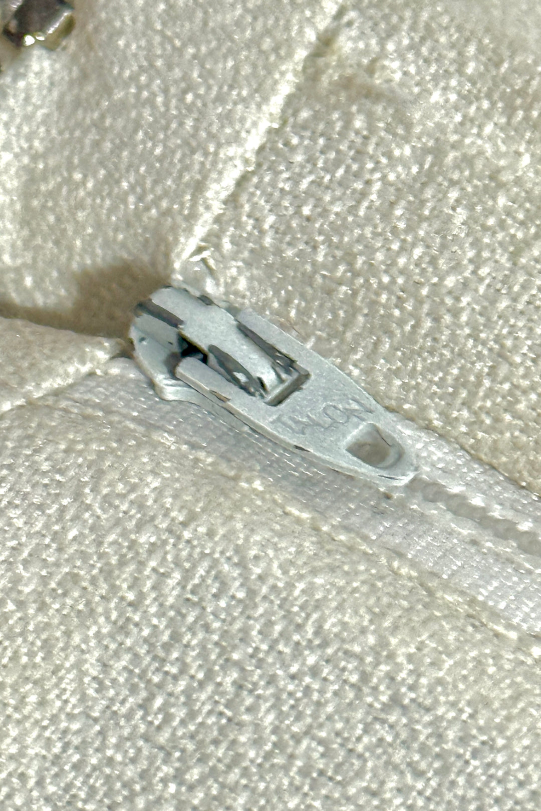 1970’S METRICS UNION MADE IN USA IVORY CREPE WOVEN HIGH WAISTED PLEATED WIDE LEG TROUSER DISCO PANTS 34 X 30