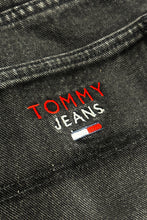 Load image into Gallery viewer, 1990’S TOMMY HILFIGER JEANS BLACK BAGGY DENIM 38 X 30
