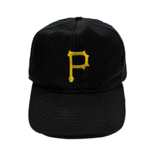 Cargar imagen en el visor de la galería, 1980’S PITTSBURGH PIRATES TRUCKER HAT
