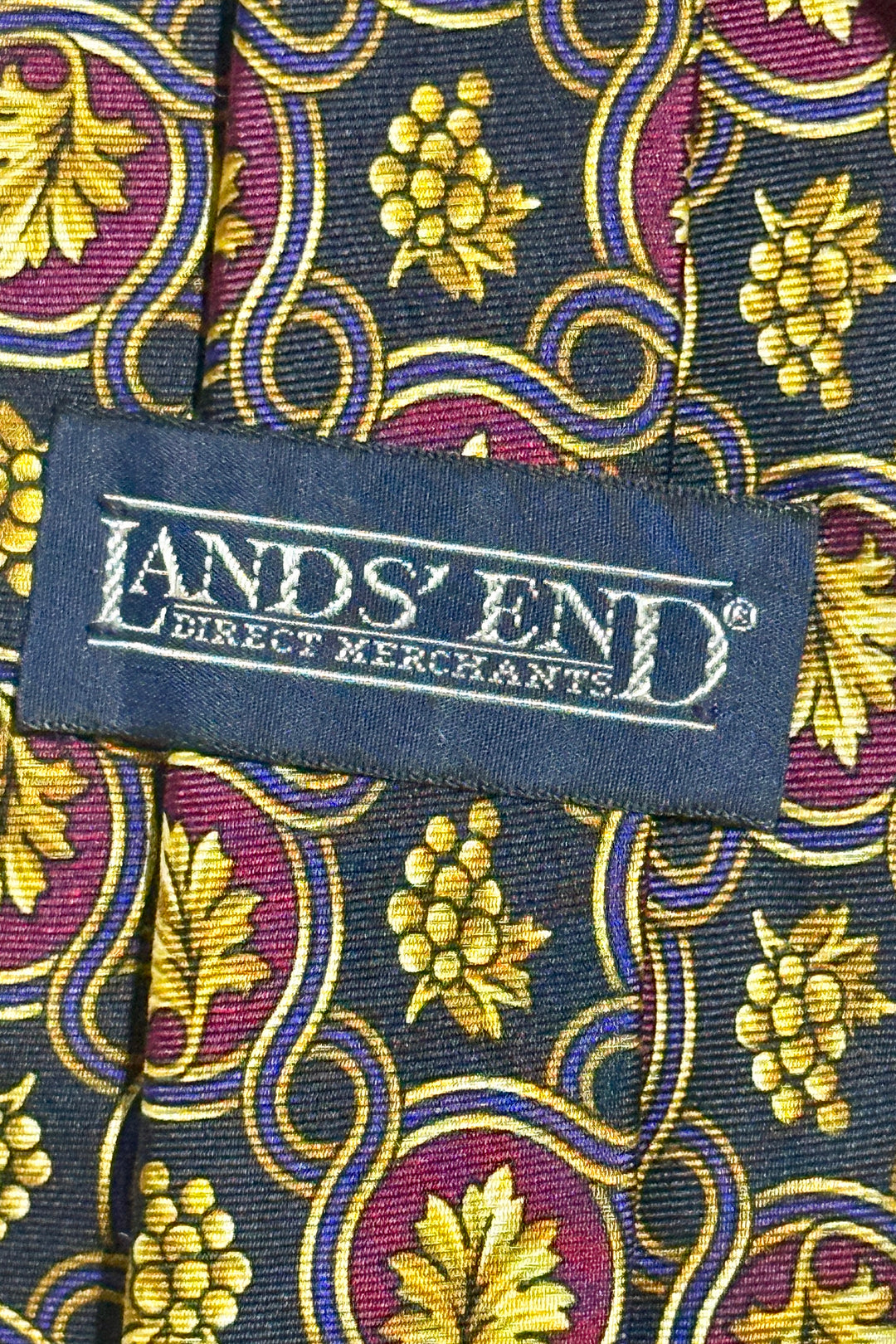 1990’S LANDS’ END MADE IN USA 100% ITALIAN SILK GRAPE PRINT NECKTIE