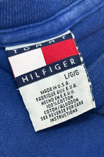 Cargar imagen en el visor de la galería, 1990’S TOMMY HILFIGER MADE IN USA SINGLE STITCH T-SHIRT SMALL
