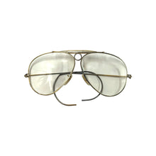 Cargar imagen en el visor de la galería, 1970’S RAY-BAN MADE IN USA SHOOTER TRANSITION LENSE AVIATOR SUNGLASSES
